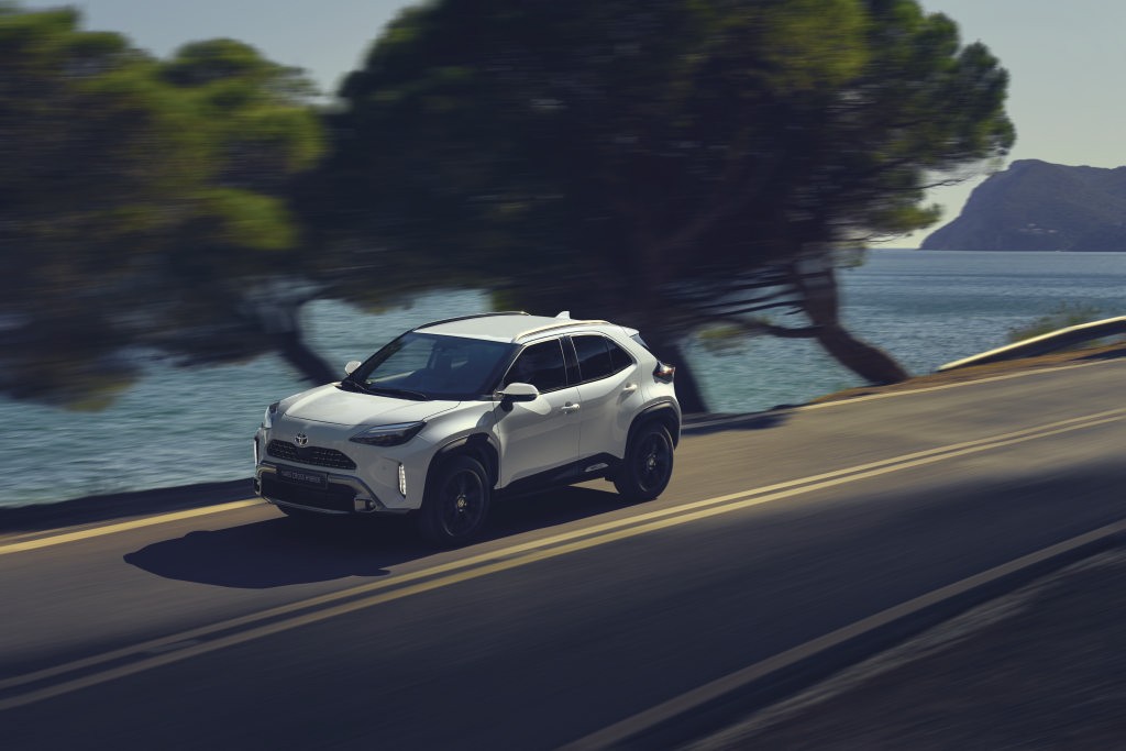 Toyota Cross Dynamic Business en ville