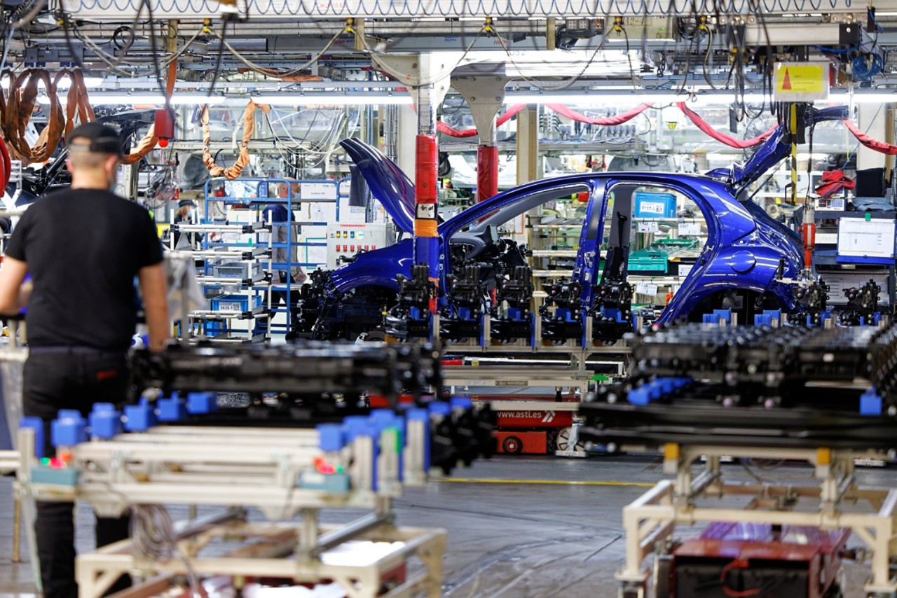 Assemblage Toyota Yaris bleue usine