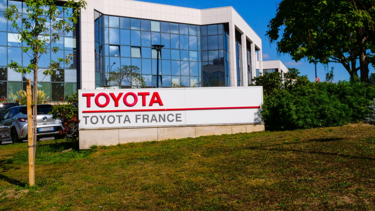 Découvrez le siège social de Toyota France