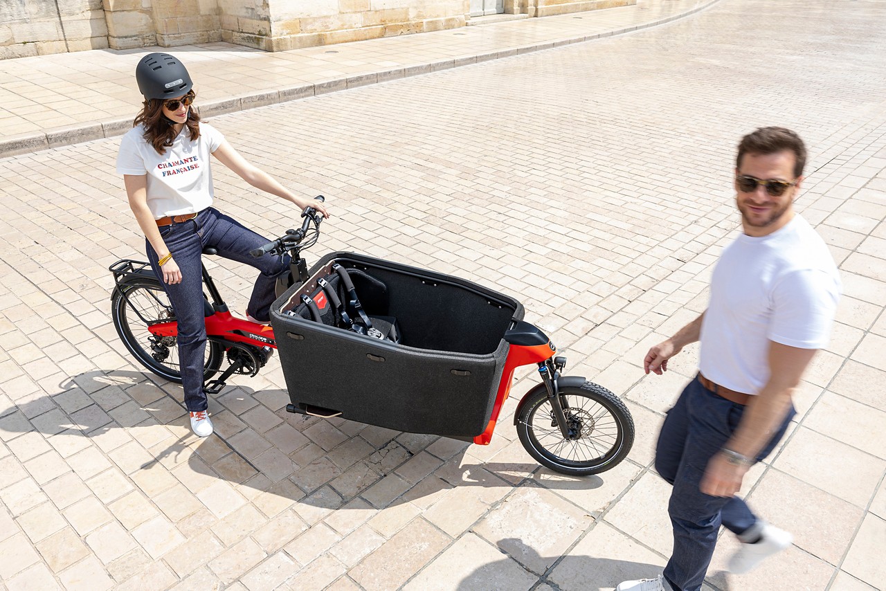 Toyota-vélo-cargo-famille-enfants