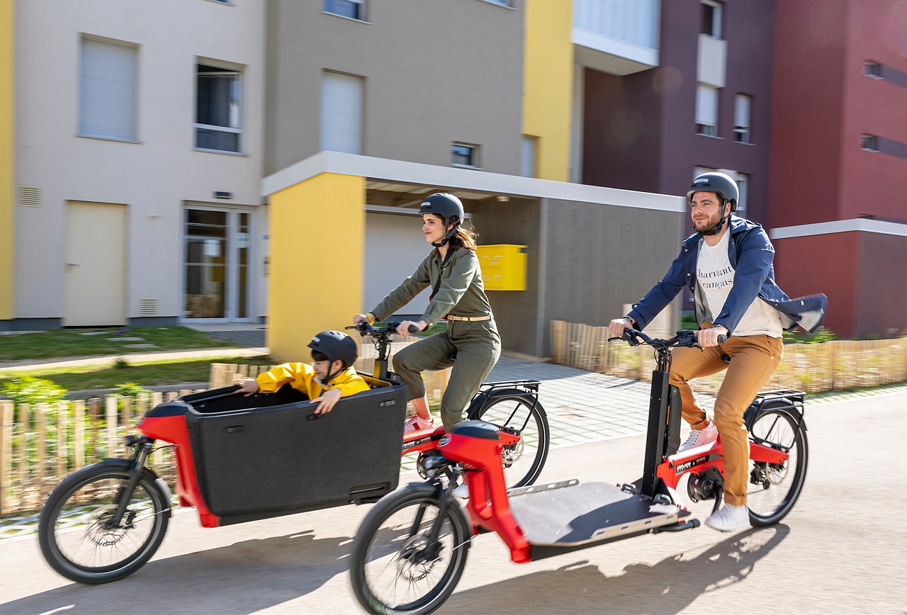 Toyota-vélo-cargo-famille-enfants