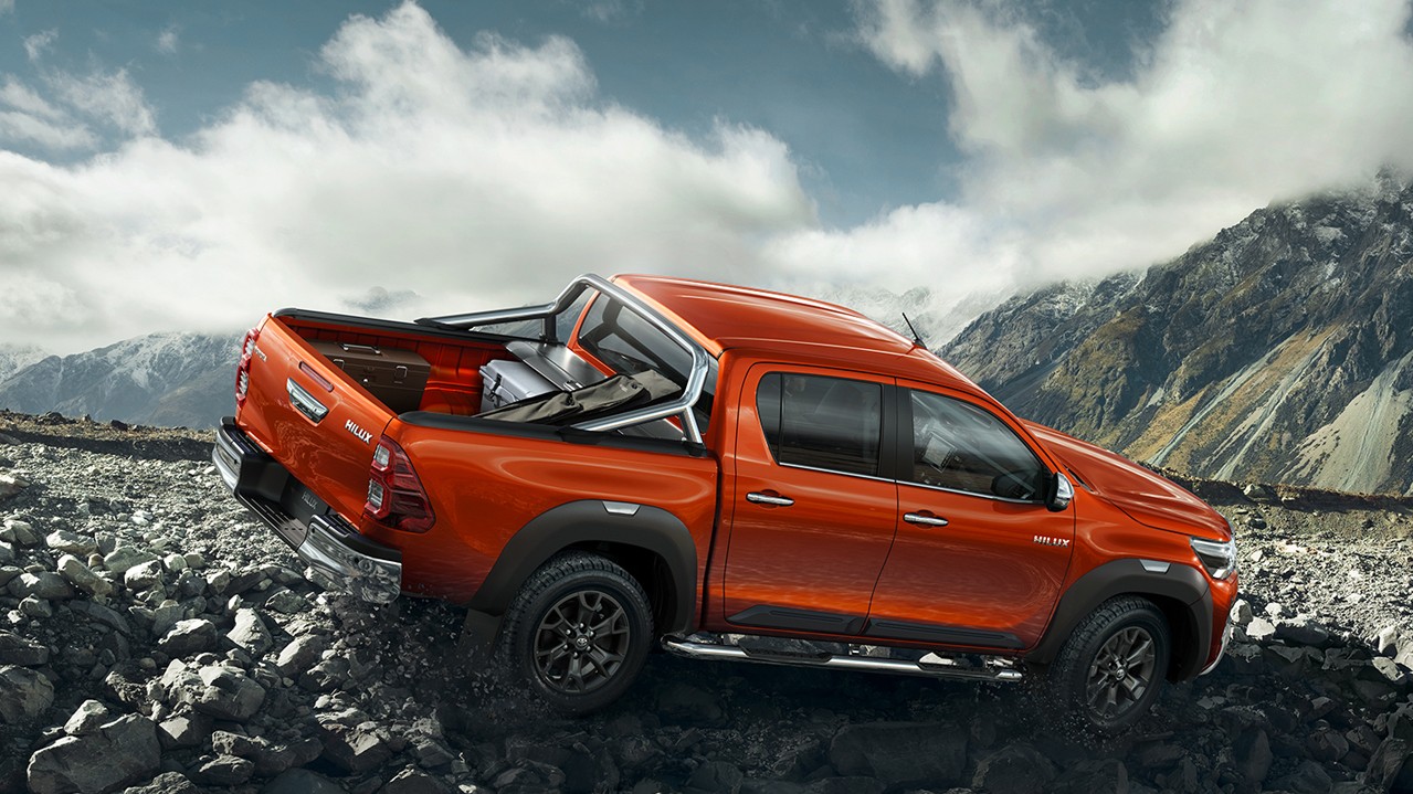 Toyota Hilux dans les montagnes
