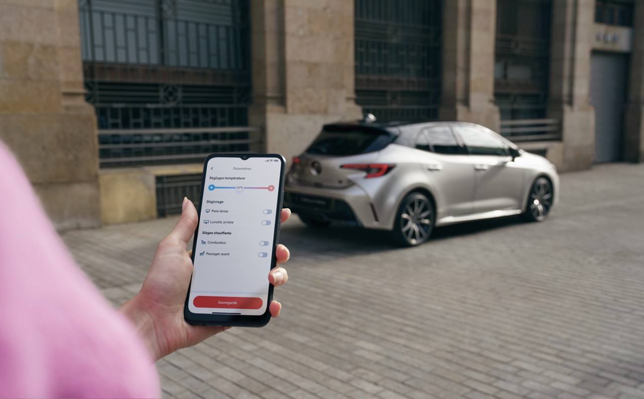 Toyota C-HR finition GR Sport dans la nuit tableau de bord