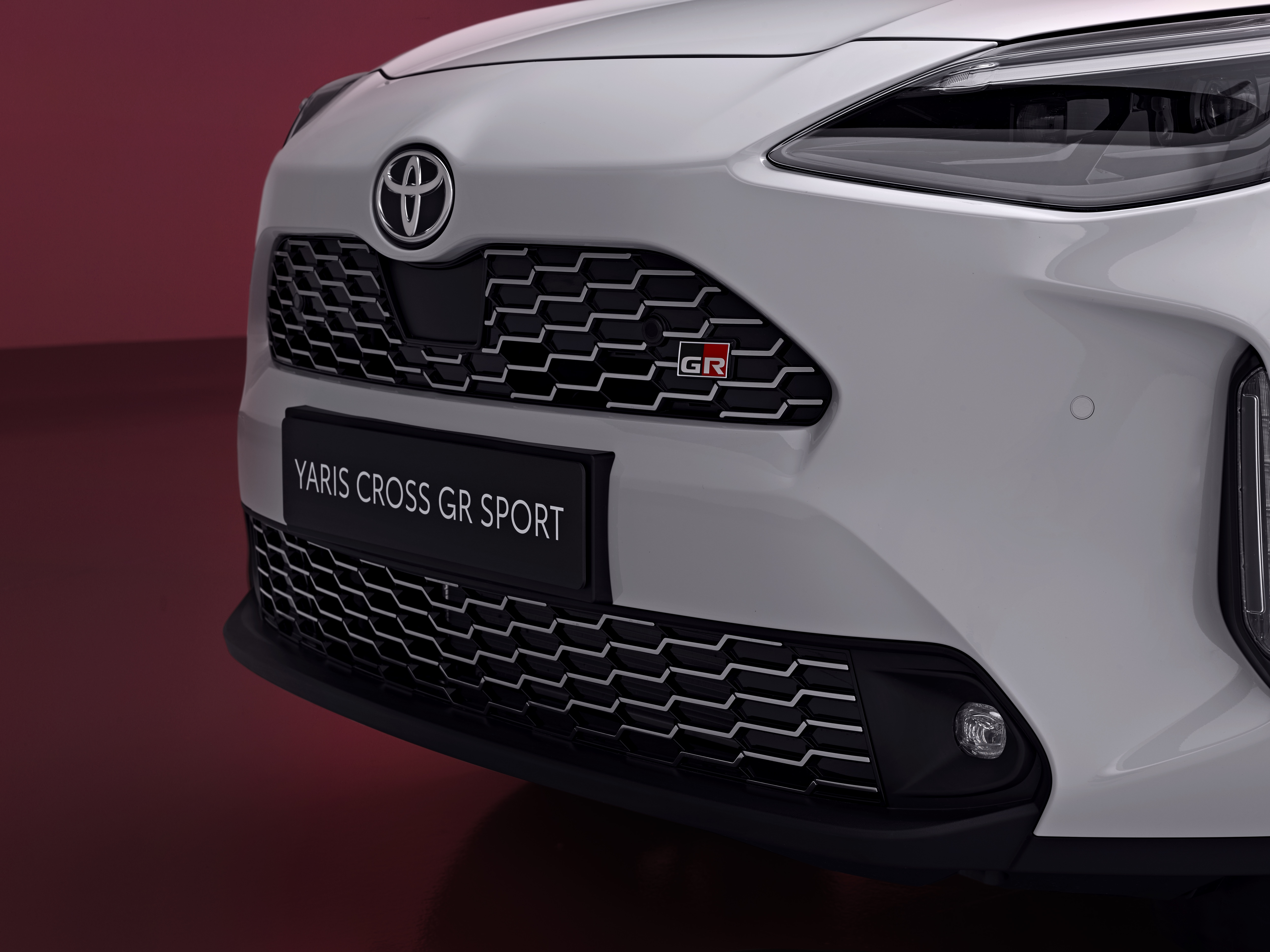 Toyota  Personnalisez votre Yaris Cross avec des accessoires d'origines  neufs