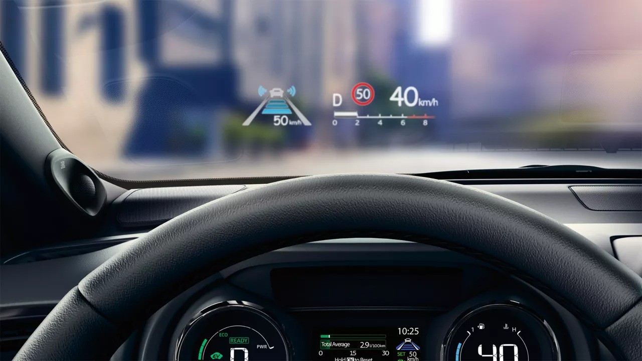 Toyota Yaris vue intérieure affichage tête haute