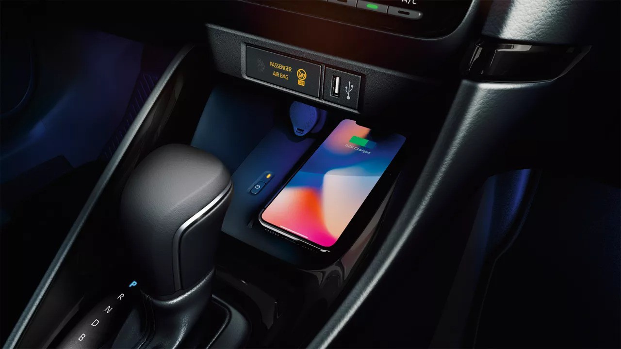 Toyota Yaris vue intérieure chargeur induction