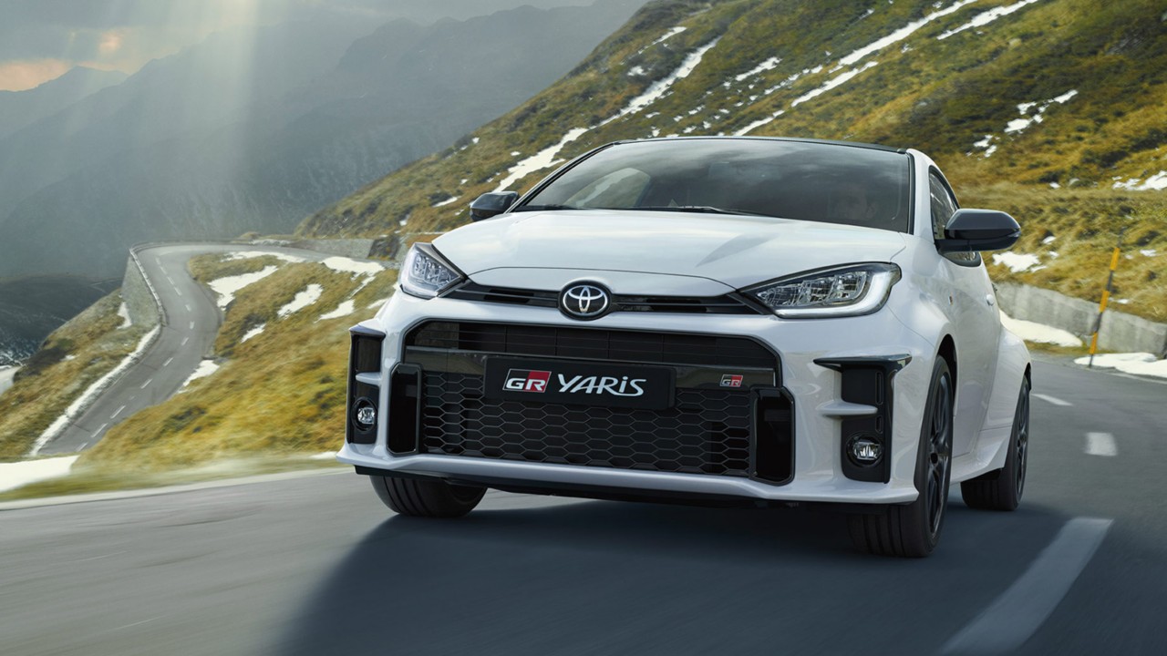 Header_GR_Yaris