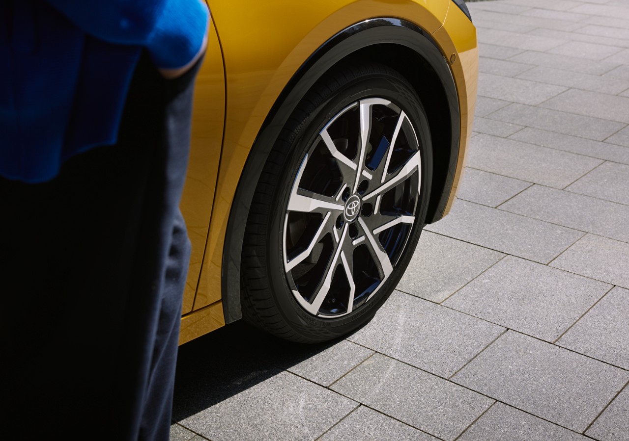 Prius Hybride Rechargeable - focus pneu