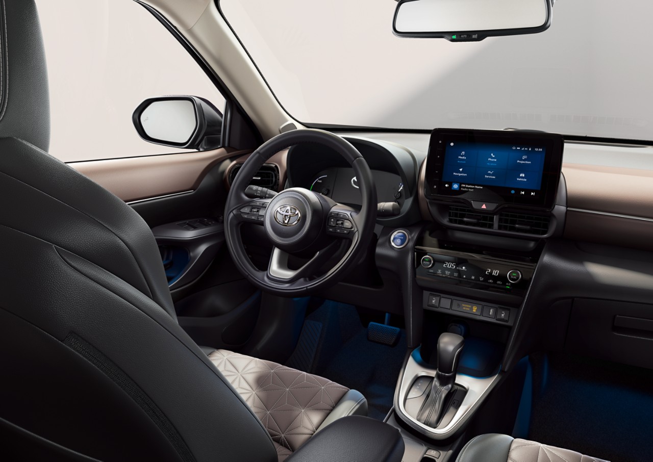Toyota Cross Dynamic Business connectivité